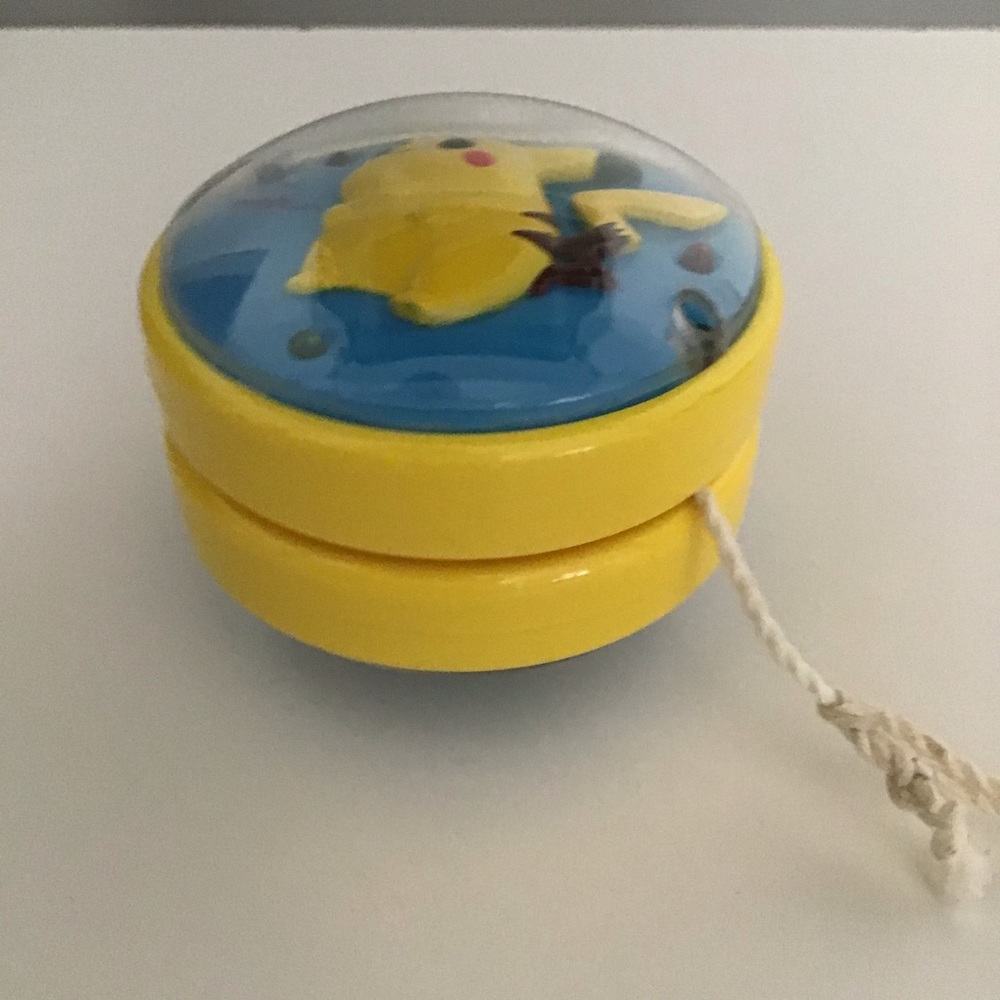 Pokemon Pikachu Yo-yo Lights Up Toy Vintage Yo yo Light - Picture 11 of 15